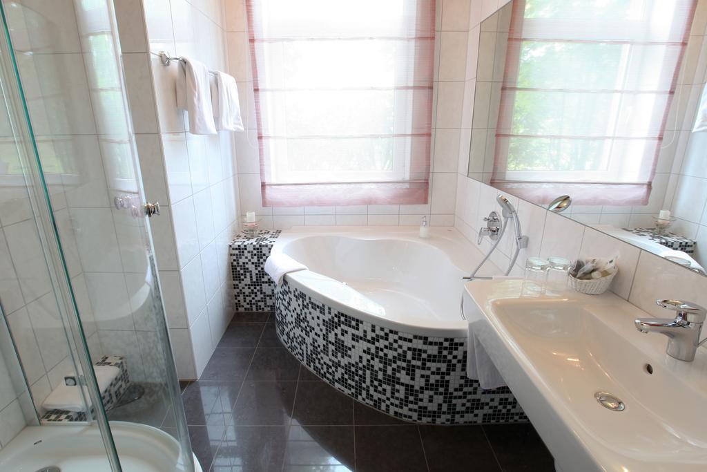 Hotel Sternzeit Wegberg Εξωτερικό φωτογραφία